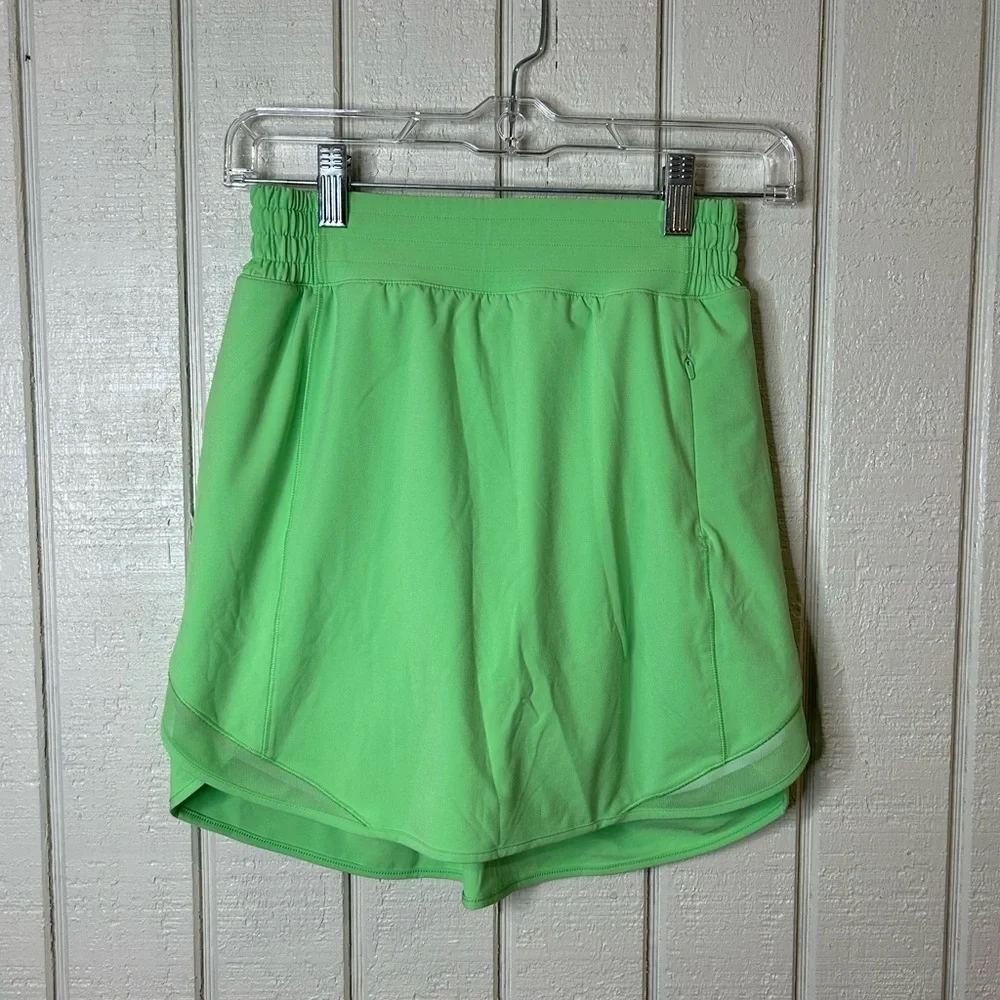 Lululemon Hotty Hot High Rise Skirt in Scream Green, size 4.